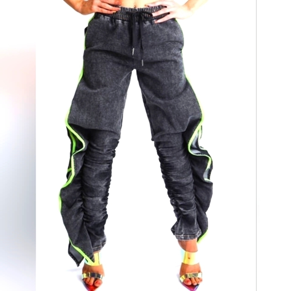 NWOT KTOO Stretch Denim Ruffle Pants (Size M)